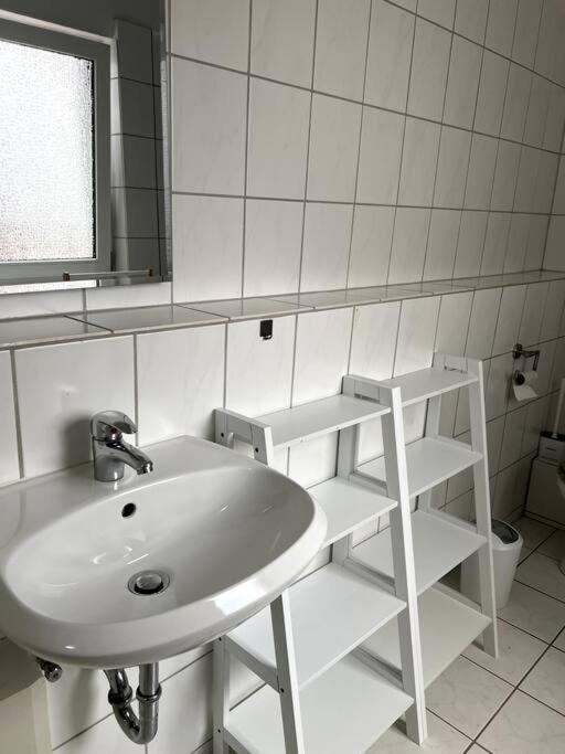 Schöne Wohnung in Rhein Nähe mit kleiner Terrasse Krefeld Exterior foto