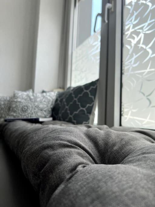 Schöne Wohnung in Rhein Nähe mit kleiner Terrasse Krefeld Exterior foto